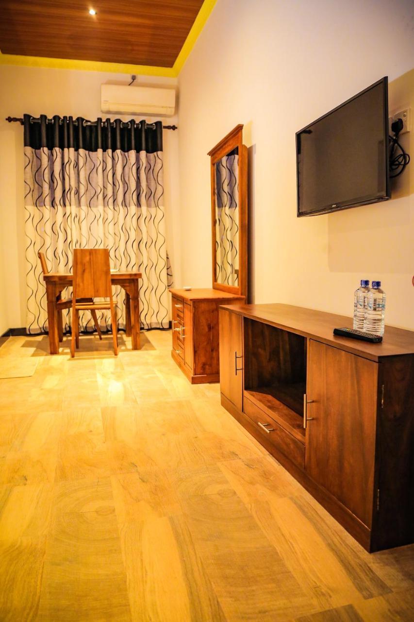 Aurora Banquet And Hotel Chilaw Εξωτερικό φωτογραφία